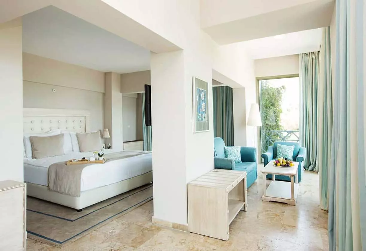 MARTI LE PERLA22_SHABAVIZ.jpg